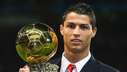 开云体育登入-火箭篮网交锋激烈，场上对决壮观动人，火箭 篮网