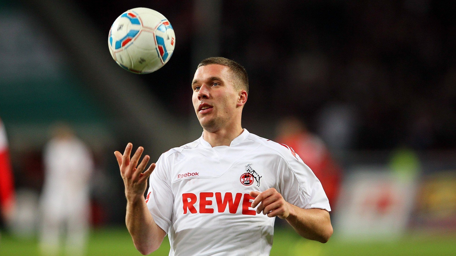 《技术革新：AI助阵推动电竞比赛提升体验》，技术革新项目及获奖情况